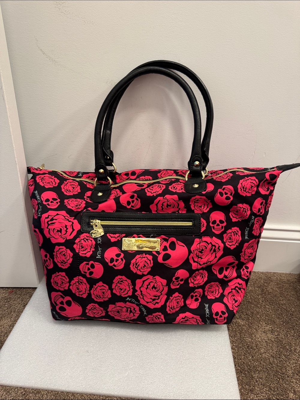 Betsey Johnson Black & Hot Pink Skull and Rose Tote travel bag purse